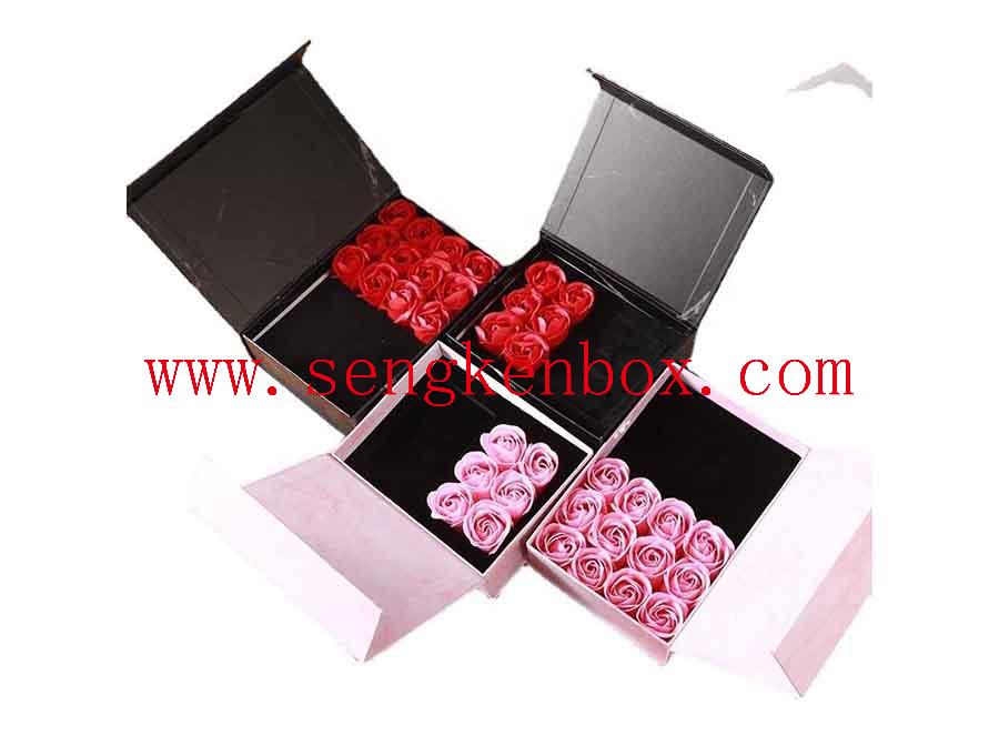 Caixa de presente de joias de flor de sabão rosa imortal