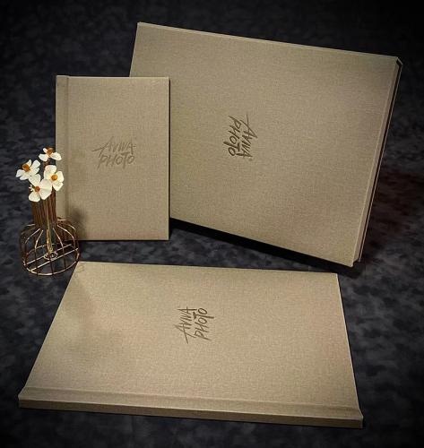 OEM e ODM High-quality exquisite gold photo album with high-end gift box para venda